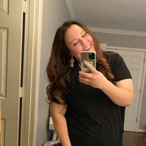 Meet your Posher, Alicia